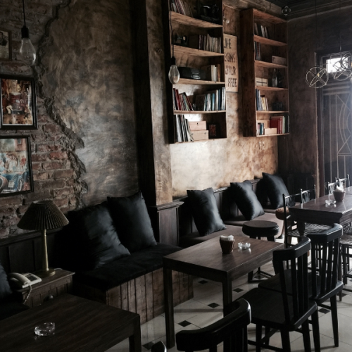 Bàn cafe gỗ vintage - Điểm nhấn cho không gian quán cafe