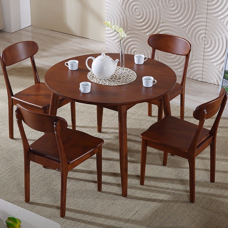 Có nhiều mẫu bàn ghế gỗ đẹp, sang trọng phù hợp với giá bình dân cho phòng khách trong nhà. Hãy bố trí người thân và bạn bè quây quần bên đó để trò chuyện cùng nhau.