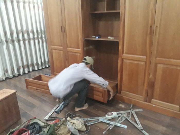 dịch vụ tháo lắp tủ gỗ