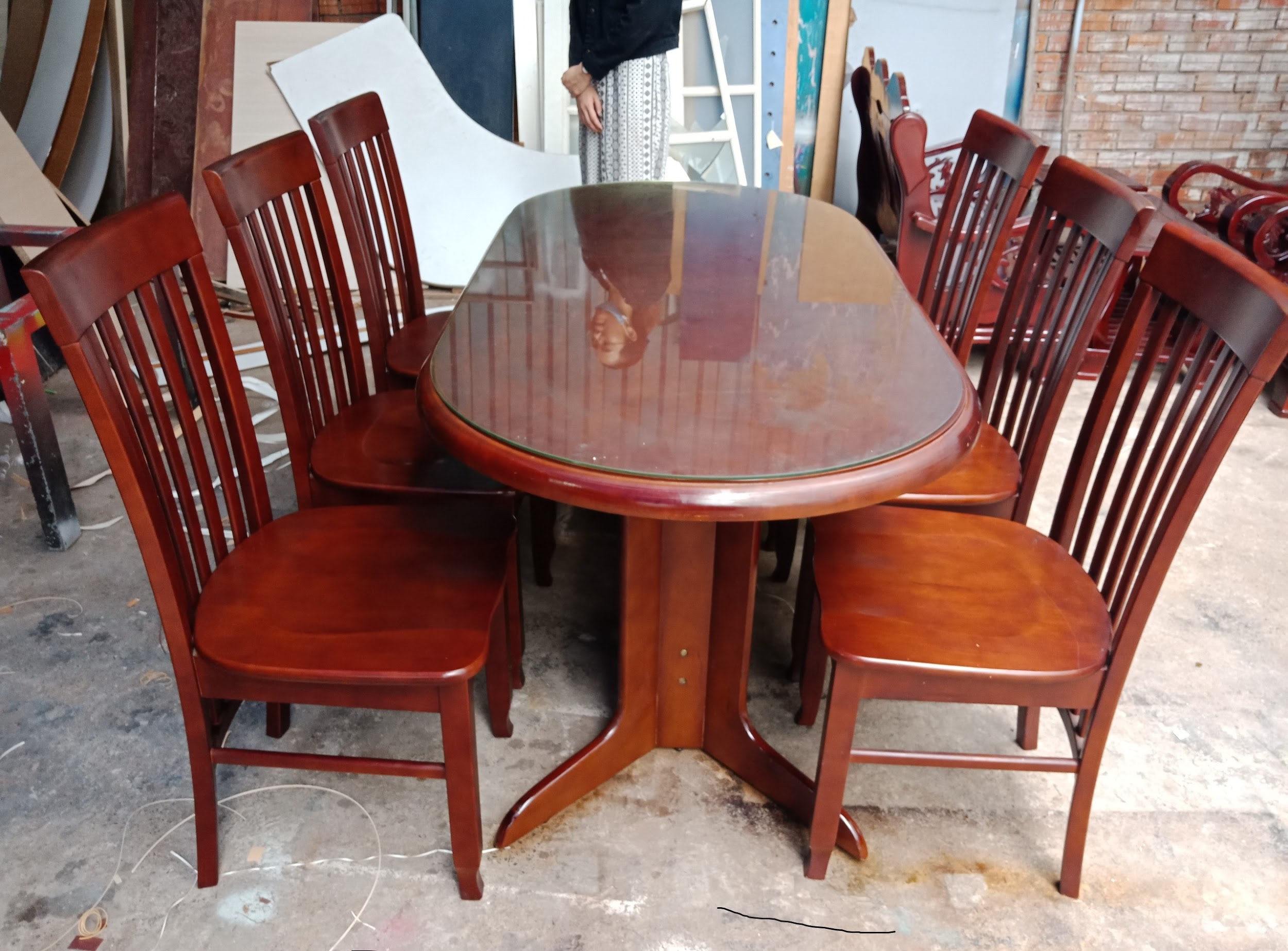 mua bàn ghế gỗ cũ giá rẻ tphcm