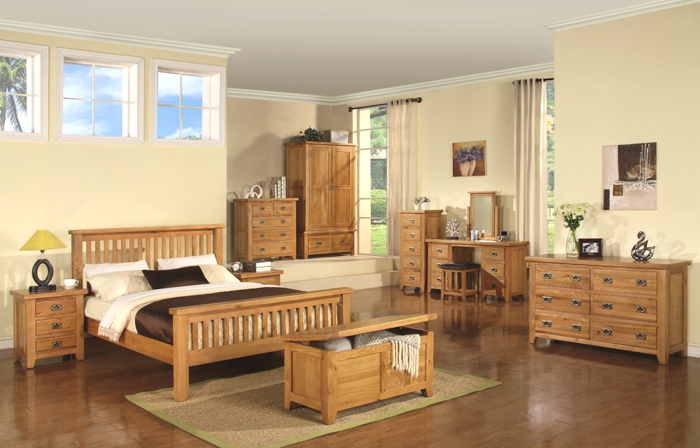 Nội thất phòng ngủ gỗ sồi tự nhiên sơn trắng đang là xu hướng trong thiết kế nội thất năm