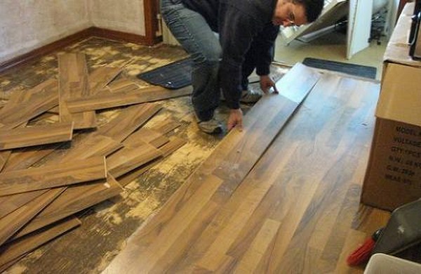 thợ sửa sàn gỗ