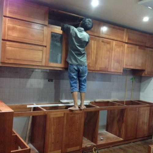 Thợ sửa tủ bếp chuyên nghiệp giúp bạn giải quyết nhanh chóng mọi hư hỏng